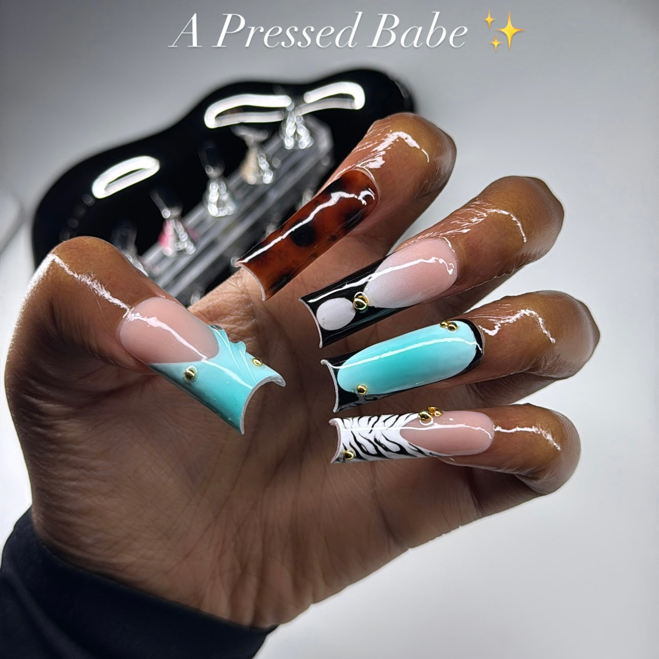 THE PRETTY IN PRINT SET